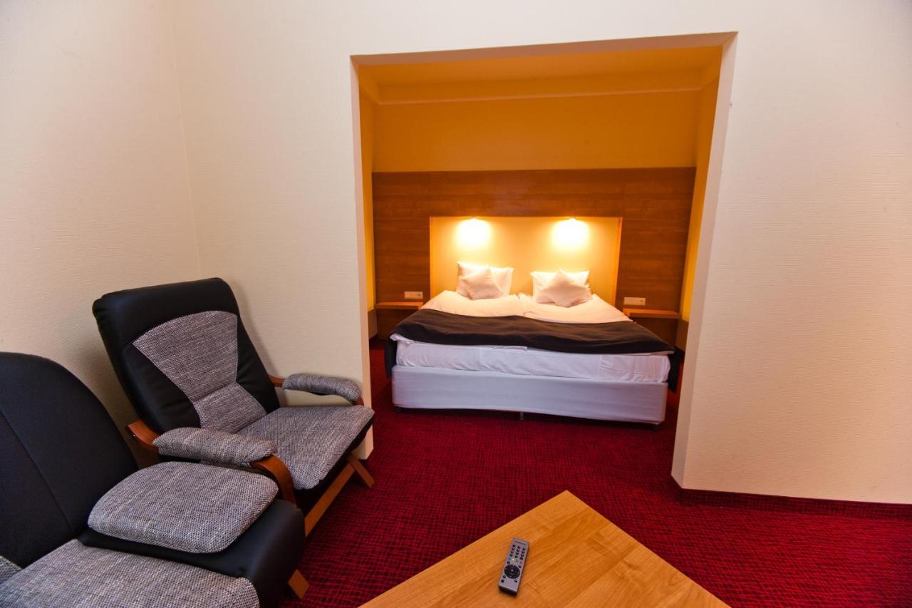 Hotel Malinowski Business Gliwice Bagian luar foto