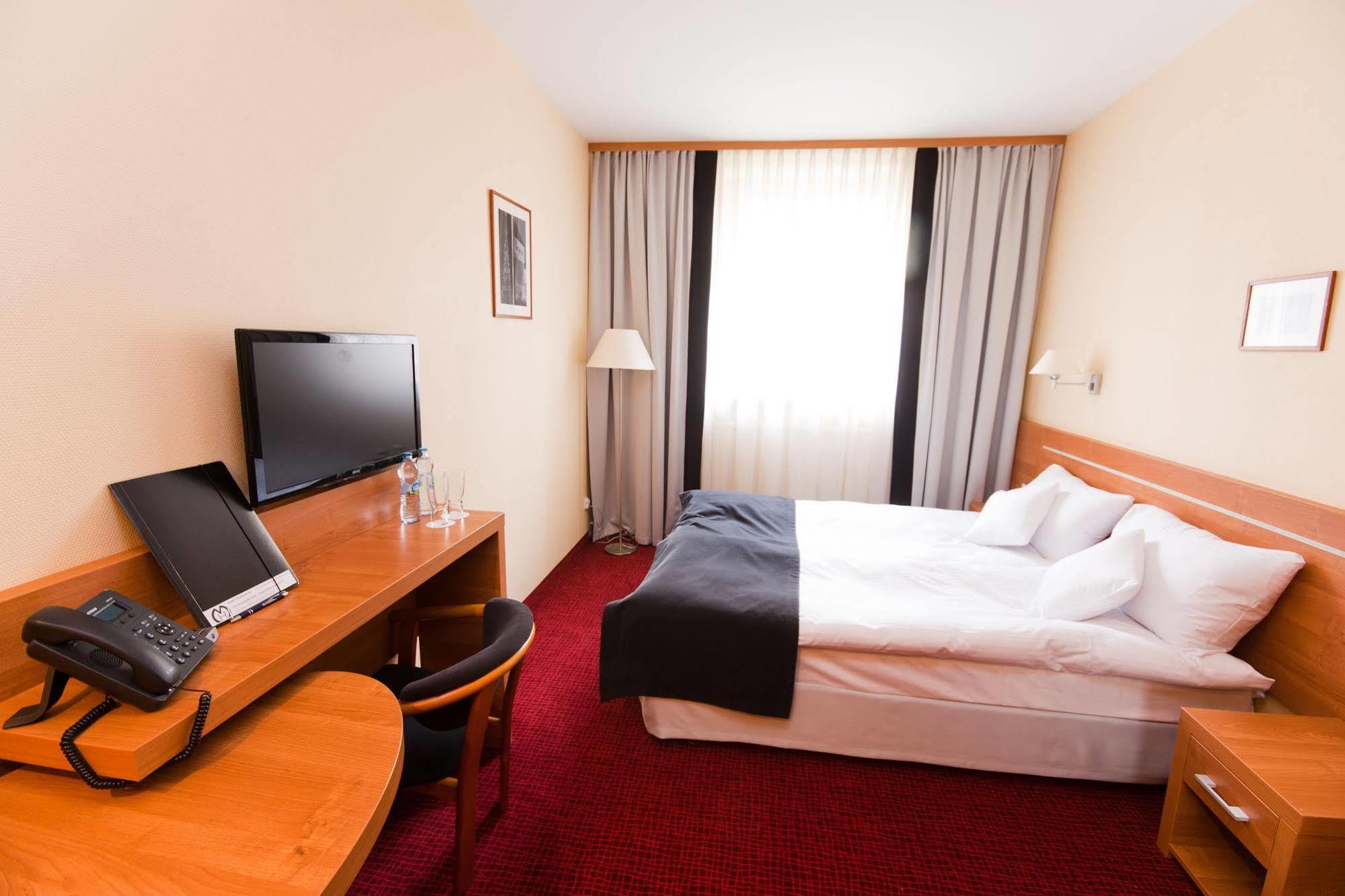 Hotel Malinowski Business Gliwice Ruang foto
